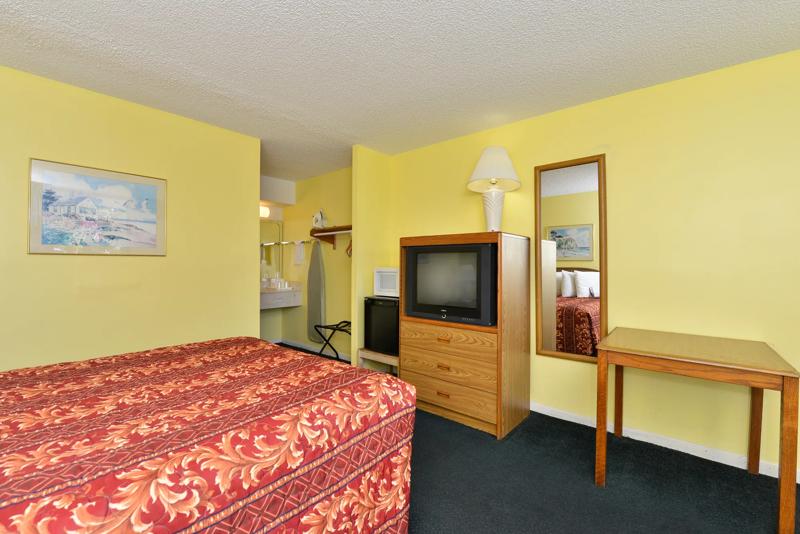 ABVI_SatelliteBeachMelbourneFL_GuestRooms_Queen_Room Amenities - 96CF9F58-3D6F-4D2A-A88B6572D75CB07A