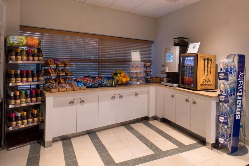 SHR_ChicagoOHare_Amenity_Refuel_GiftShop - 9715B3FF-4EF8-48D9-93C6E7BDD2F714F0