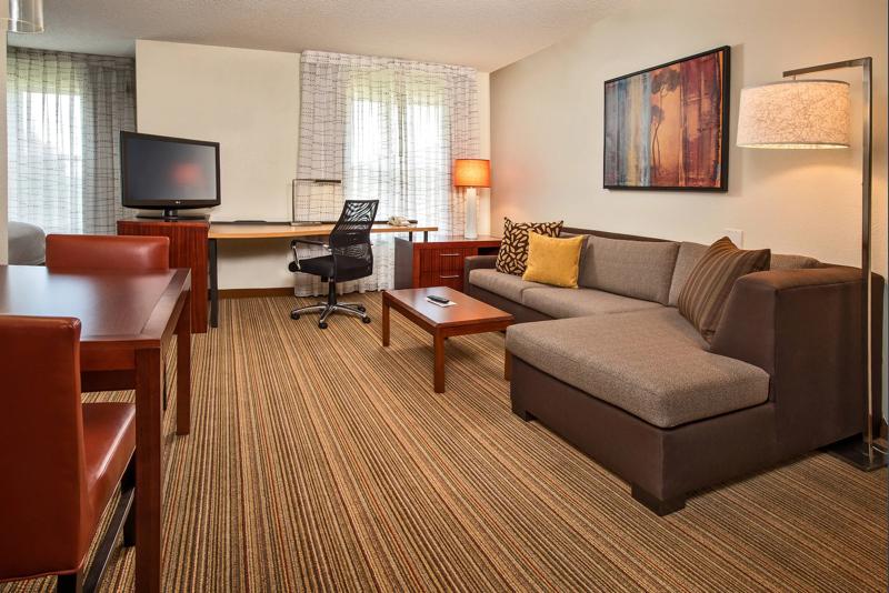 SES_Charleston_GuestRoom_7 - 9747127D-9876-4726-A83B52619A625A60