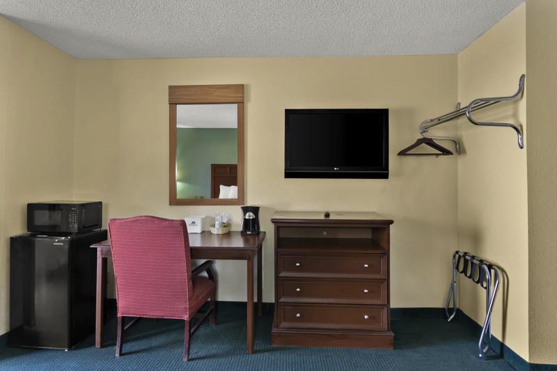 ABVI_EdentonNC_GuestRooms_Two Doubles_Room Amenities - 97D36209-ADB9-4799-BB367AA6CE95B191