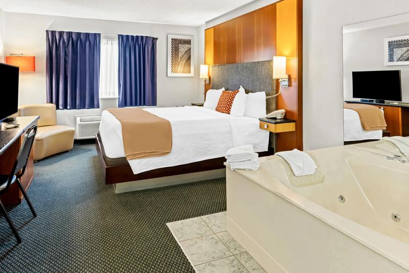 ABVI_TahquamenonCountryMI_GuestRooms_King with Jacuzzi_Room - 986EDABF-1003-432A-B445D89276A850A1