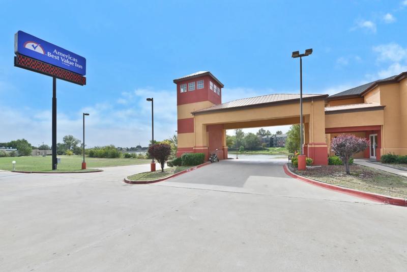 ABVI_HaltomCity_TX5419_Exterior2 - 9889CA39-4E23-4AAC-96BB84903055EF88