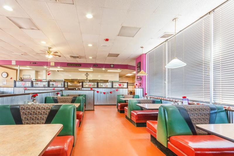 ABVI_ElkCityOK_Dining_Cowboy Cafe_Seating - 98BE1BA4-CAD9-4AA2-AEFCE9C46D54D78E