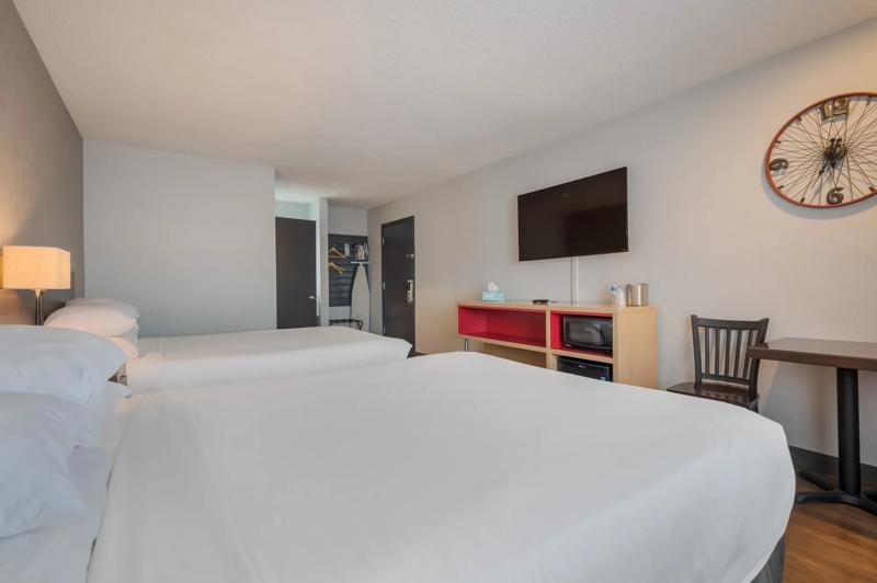RLIS_Ontario_Guest Room - 98C2E41F-AED9-4DAE-81E0B4684B1ACCD4