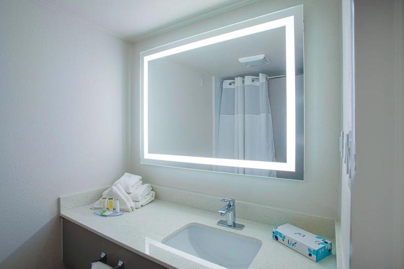 ABVI_Winston-SalemNC_GuestRooms_King Suite_Vanity - 98D01CDF-AED8-4AB5-8F480722AD64D488
