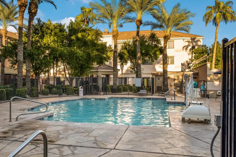 SEL_PhoenixChandler_Amenity_Pool_1 - 993D86B6-2C08-49B9-952560C98089BA58