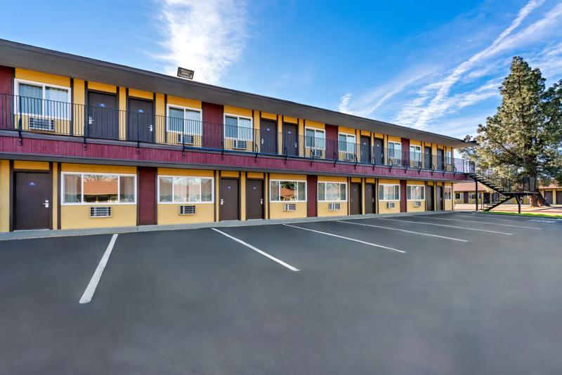 ABVI_VacavilleNapaValleyCA_Exterior_Side - 9950CFC9-6C89-406E-A915811368D20814
