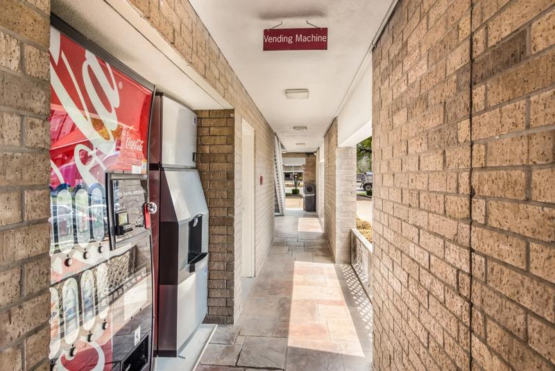 ABVI_ColumbusTX_Amenities_Vending - 99D5FF26-B431-45EB-8A7B199188131024
