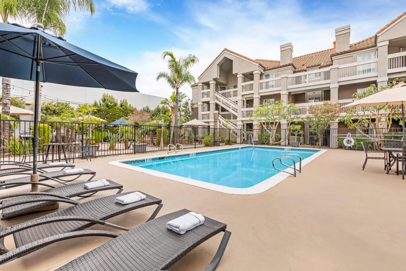 SES_Chatsworth_Pool-2