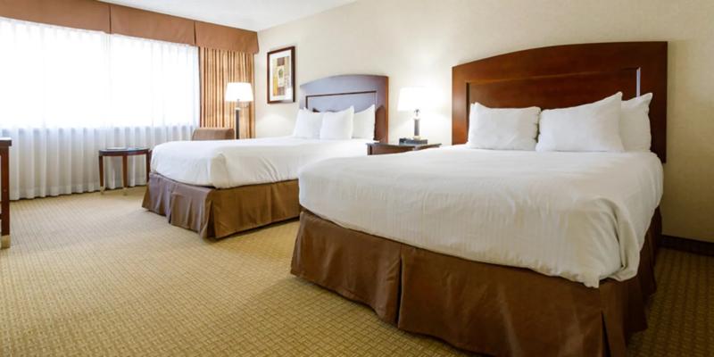 RLH_MaverickHotelAndCasino_NVELKO_QQ-room_01 - 9BE938A3-8EB4-43AC-8EDC4CC3FB3D1324