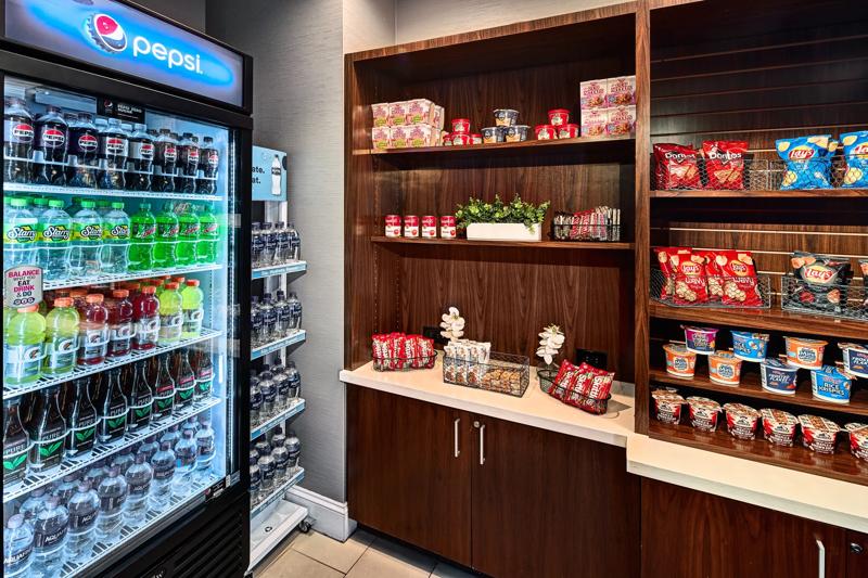 SHR_AtlantaAirportSouth_Amenities_Marketplace - 9C378528-0712-4B29-9089F12F48256198