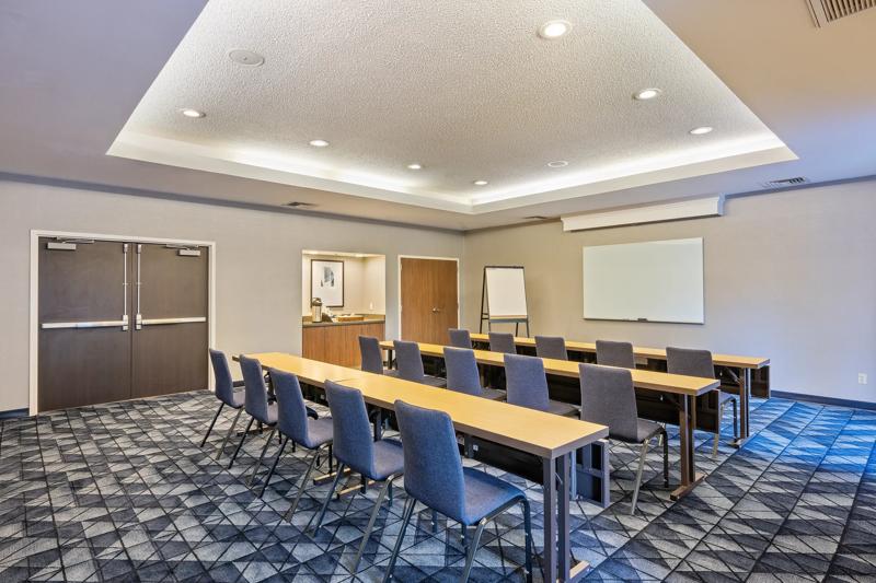 SEL_SanRamon_Meetings_Classroom_2 - 9C69752F-4E65-4B79-92E42C1855408B76