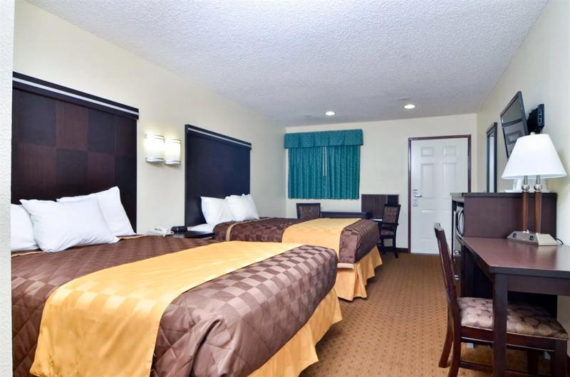 ABVI_CalimesaCA_GuestRooms_Two Doubles_Room - 9C74E712-6B5A-4A96-B20D8BD23D79AEE2