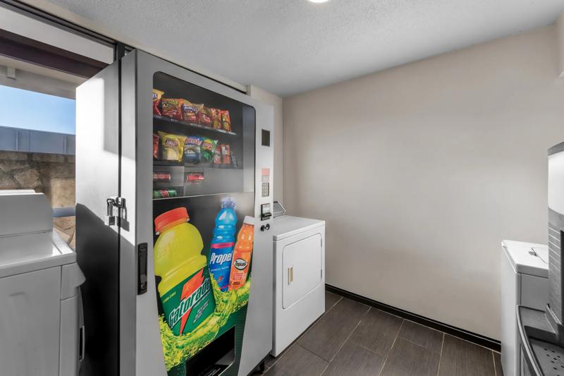 ABVI_KansasCityEIndependenceMO_Amenities_Vending - 9C76A3BC-D463-412E-A83013C91550EE4B