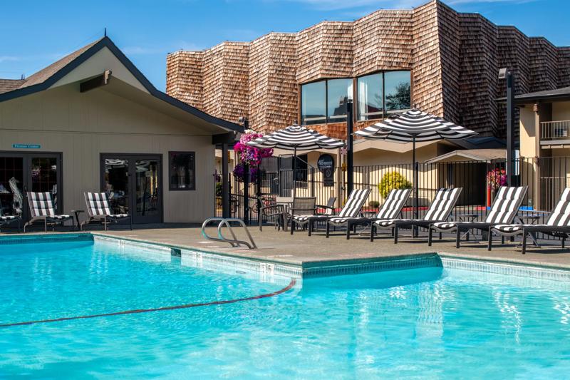 RLH_PortAngeles_WAANGE_pool - 9CB5128E-494B-4E87-A60EA687E1277194