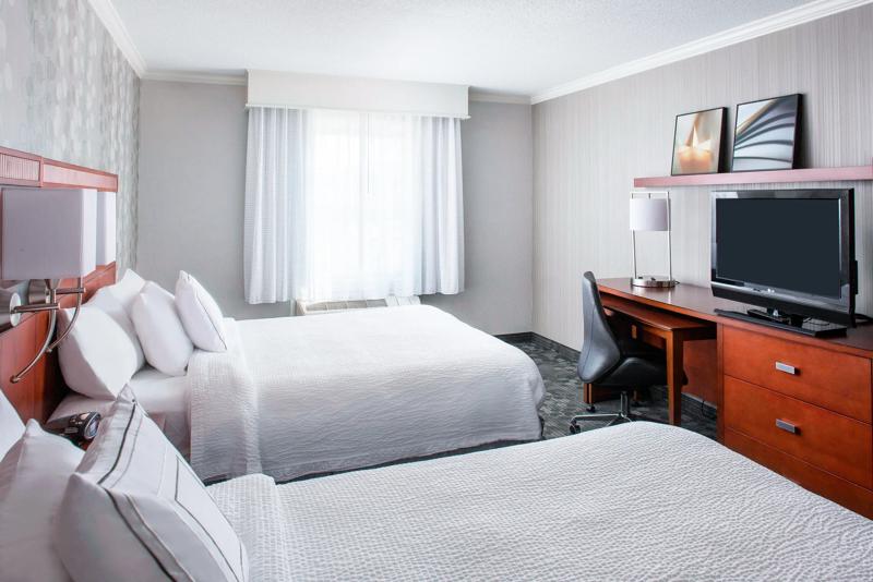 SEL_BostonLowellChelmsford_GuestRooms_Suites Double - 9CE01408-4C41-48F0-84D0C4458F797893
