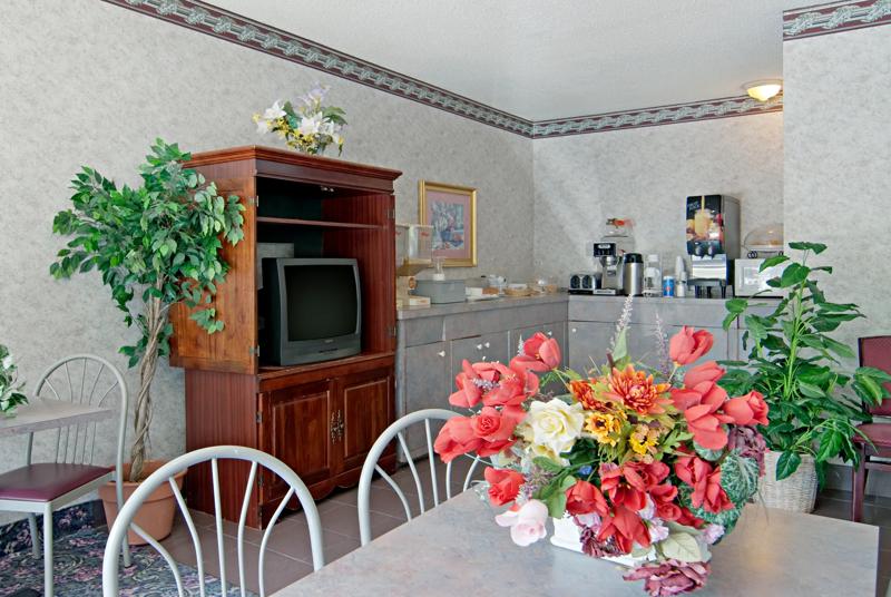 ABVI_ClarksdaleMS_Dining_Breakfast Area - 9D87E7F4-916B-4142-9CF33A06CD62DDC4