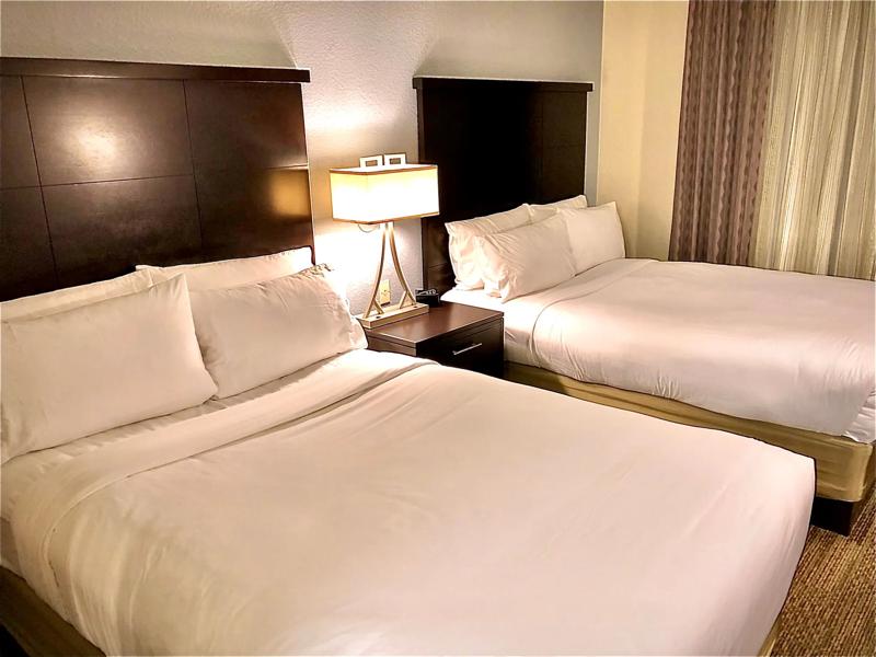 SES_SanFranciscoAirportSanBruno_GuestRoom_TwoBedBedroom - 9E47923C-DBB9-4A37-9AC4A5E32F8E0438