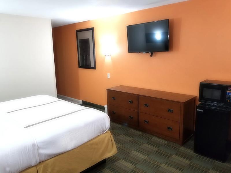 ABVI_Marshall_TX1688_King Bed-4 - 9F287335-3287-4103-A96799E0735C011B