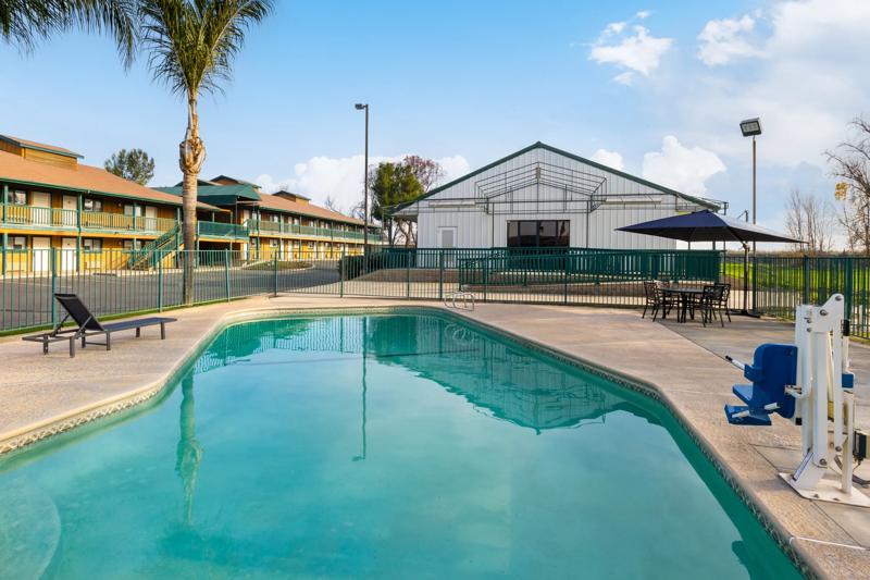 RLIS_Lemoore_Pool - 9FC74247-A7F6-4183-A8C8ACF1009AA8FC