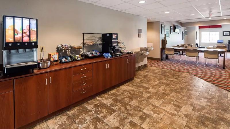 SEH_Morgantown_Lobby-Galley-1 - A014DCC8-C0D2-4804-A3EF0AB5045736E5