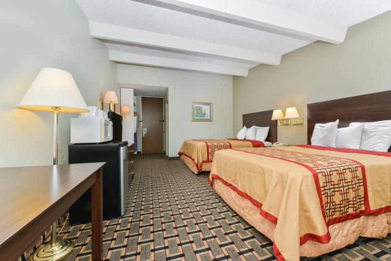 ABVI_SarasotaDowntownFL_GuestRooms_Two Doubles_Room - A03492DE-341C-4B88-896E16FC2A3457C2