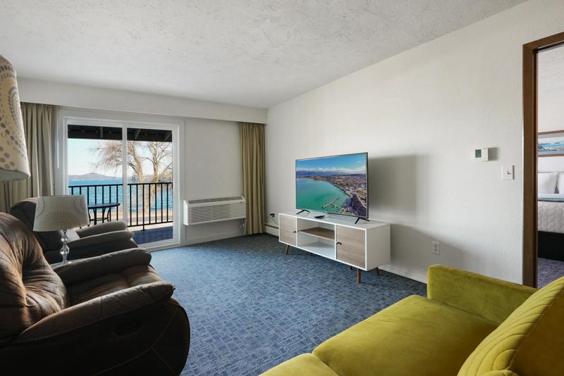 ABVI_PortPolsonInnMT_GuestRooms_Room A219_Room Amenities_TV - A0C64F50-0187-4985-A792F091D497BB94