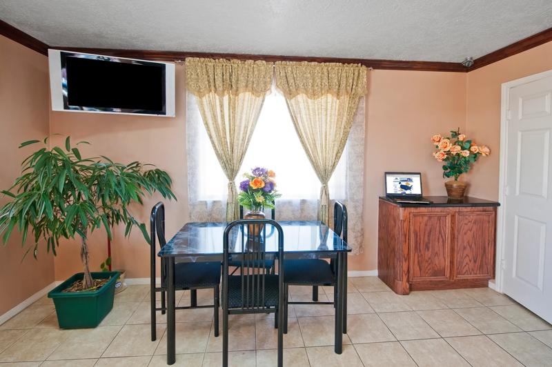 ABVI_HempsteadPrarieViewTX_Lobby_Seating - A0D20A85-B767-418F-AC464EDB736C8D4B