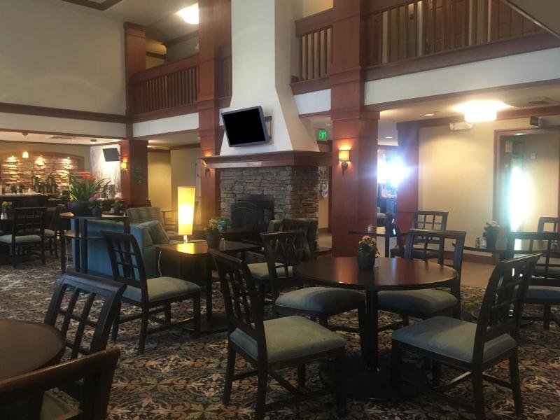 SES_SanDiegoSorrentoMesa_Lobby_SeatingArea - A0D92841-0EBB-4B90-B43F054D2B0826C1