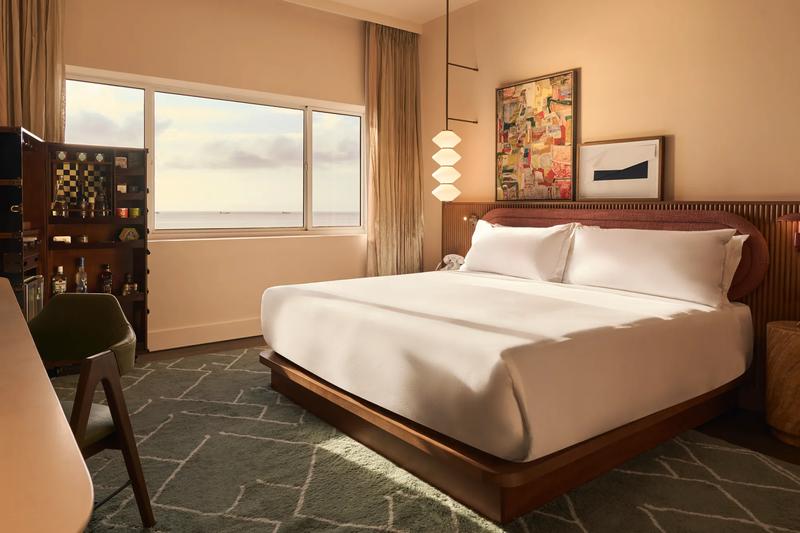 TJH_NautilusMiamiBeach_GuestRoom_KingOceanfront_1