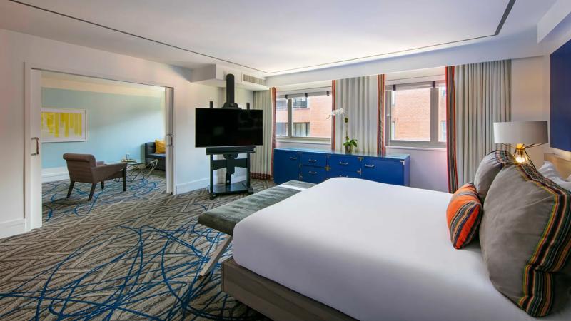 TRS_DupontCircle_GuestRoom_PresidentialSuite_Wide