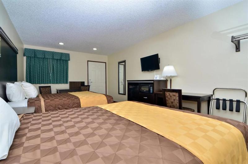 ABVI_CalimesaCA_GuestRooms_Two Doubles_Room Amenities - A206B765-DC75-4367-B4CA91164D2504F7
