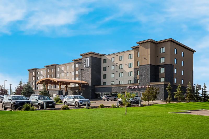 Mod_Hotel11_Exterior_3 - A2F82BFF-5D6B-404B-99446F9BA6D7519C