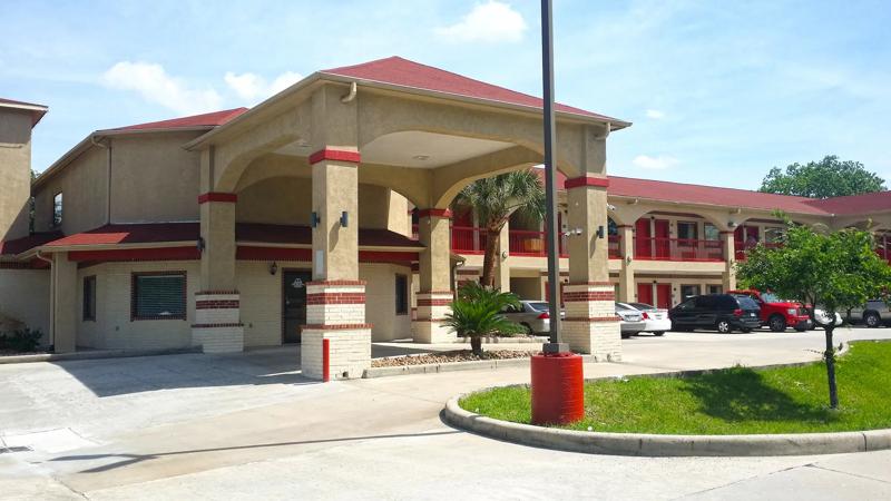 ABVI_HoustonNorthEastTX_Exterior_Entrance - A34AB087-8B9A-4107-8558AA08E8293F2A