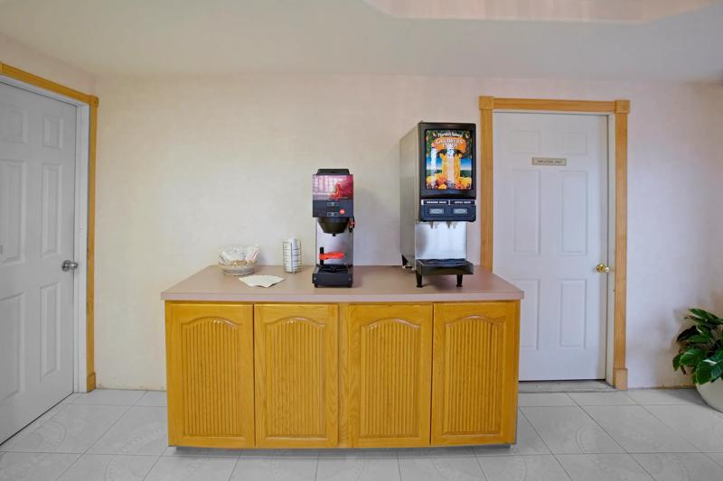 ABVI_PortAransas_TX1043_BreakfastArea - A39496EA-E03C-49C6-B9EF48EEA833C71D