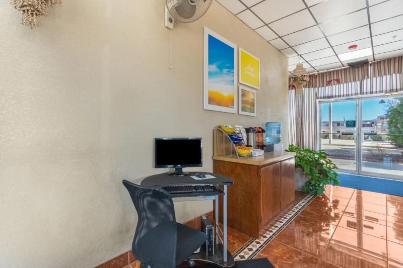 ABVI_ElkCityOK_Amenities_Business Center - A40F4938-1CA8-46A6-81988A2065B6EEAF