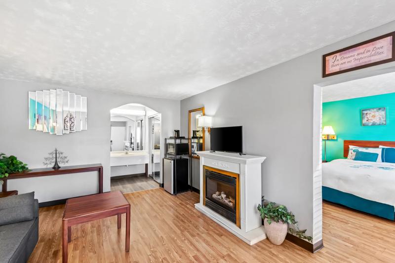 ABVI_WilliamstownKY_GuestRooms_Two Queens with Fireplace_Room Amenities - A483BDCF-A829-49C6-90DFBEBED12565B7