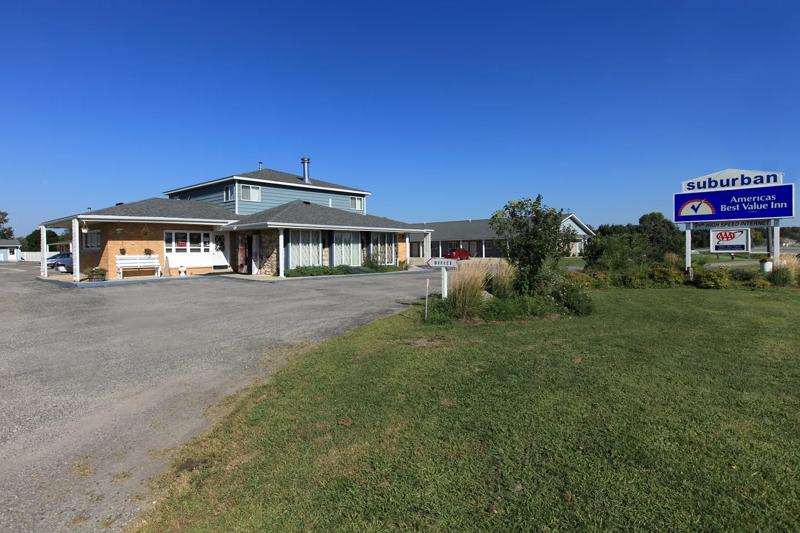 ABVI_SuburbanMotelIA_Exterior_Front - A578F276-E909-45D6-A1FC53048268D6FF