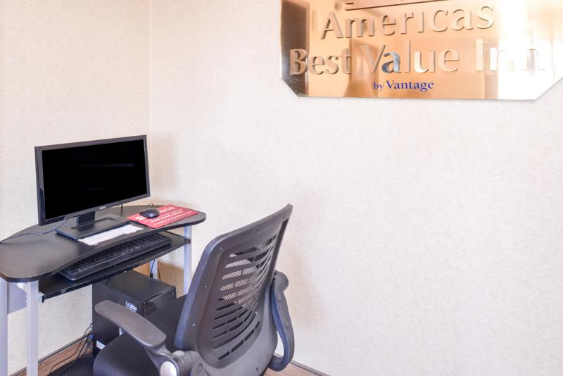 ABVI_PittsburghAirportPA_Amenities_Business Center - A62C282D-7225-4409-8E4C07341EA19314
