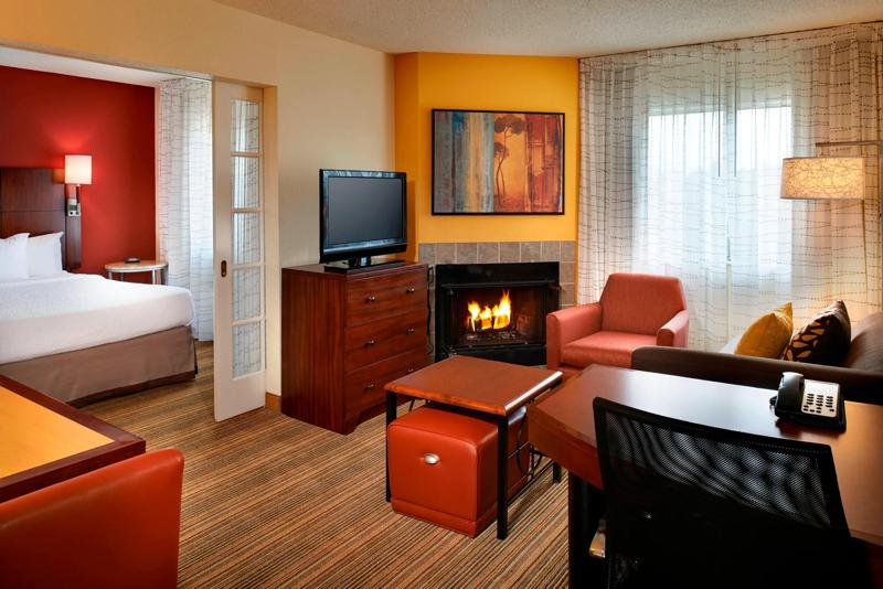 SES_DetroitWarren_GuestRoom_7 - A779EB57-BEEF-415C-BD44546734EC8C52