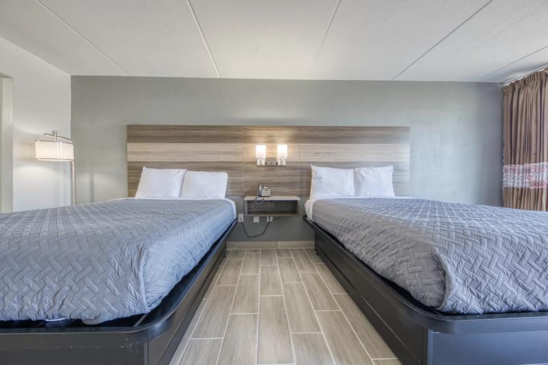 ABVI_StearnsKY_GuestRooms_Two Queens_Beds - A825BBEC-540A-4A23-A9CA5E173C7A4E41