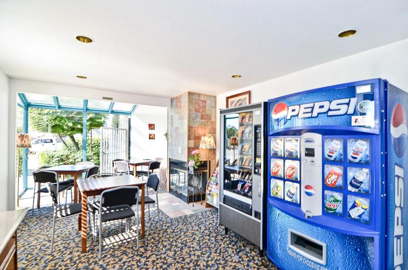 ABVI_NovatoMarinSonomaCA_Amenities_Vending - A839599E-F6B4-46A2-9A08AE319AE2E3C0