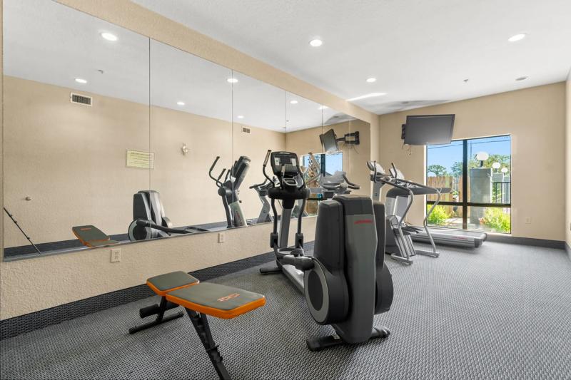 ABVIS_Livingston_TX5069_Fitness Center (2) - A8F77A3E-9A0F-4389-ABD00CD02A8F1517