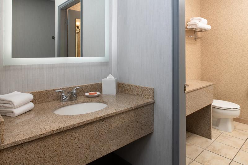 RLH_PortAngeles_WAANGE_vanity - A92225F8-D76D-4F94-B5141D2C3B45BA7E