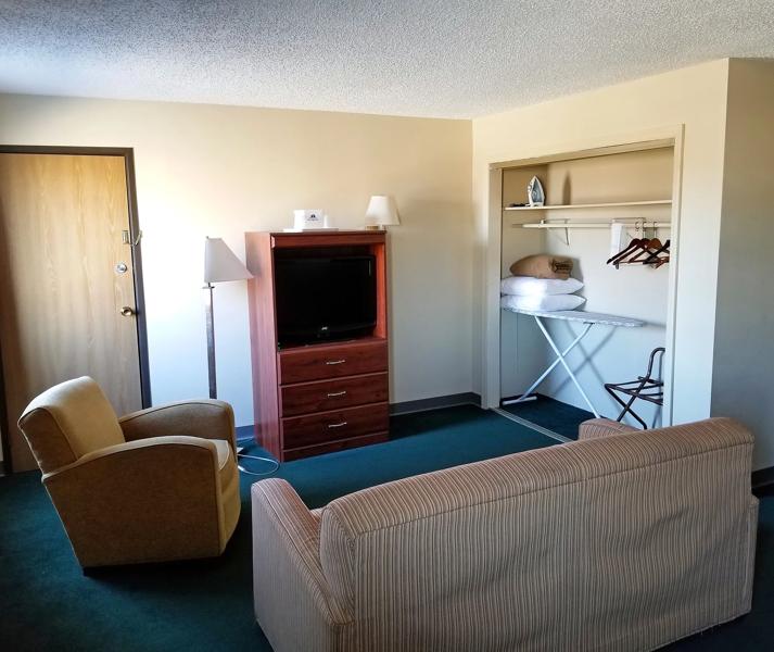 ABVI_StLouisSouthMO_GuestRooms_King with Jacuzzi_Room Amenities - AA0AD340-BEF3-440A-BB6024B374F43FE3