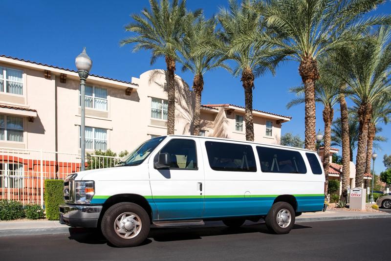 SIM_PhoenixScottsdale_Exterior_With Shuttle - AA8D3B25-757B-4127-8C1C05CD3D49DB49