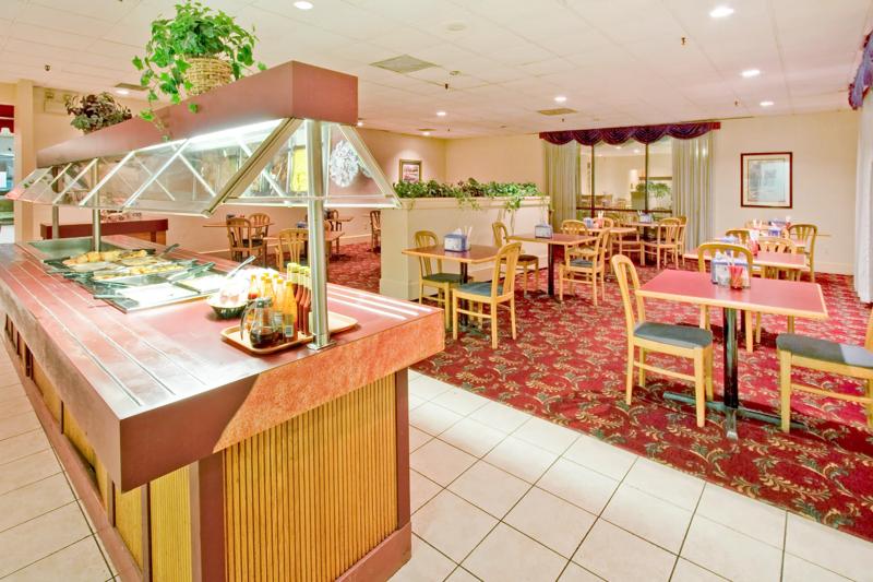 ABVI_ForestMS_Dining_Breakfast Area - AB1735AF-52D2-4C0C-B19478EB33D2E9C9