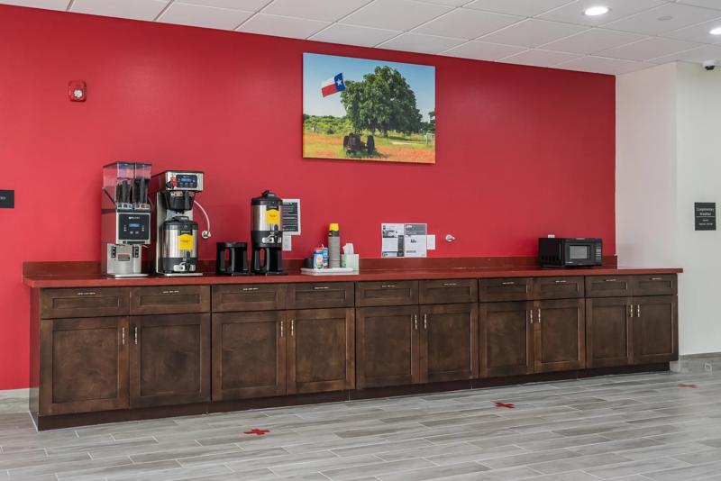 RLIS_Katy_Breakfast Area - AC5EEA22-E7BC-4DDF-9F7AE853A8E9A2C3
