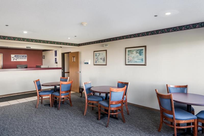ABVI_WenonaIL_Lobby_Seating - AD9AF549-BA98-489F-95CD1F2EE68BC7E5