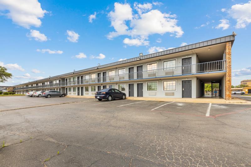 ABVI_FtWorthHurstTX_Exterior_Side_Parking - AE16899E-BD93-42FB-B14277BC060C1FAB